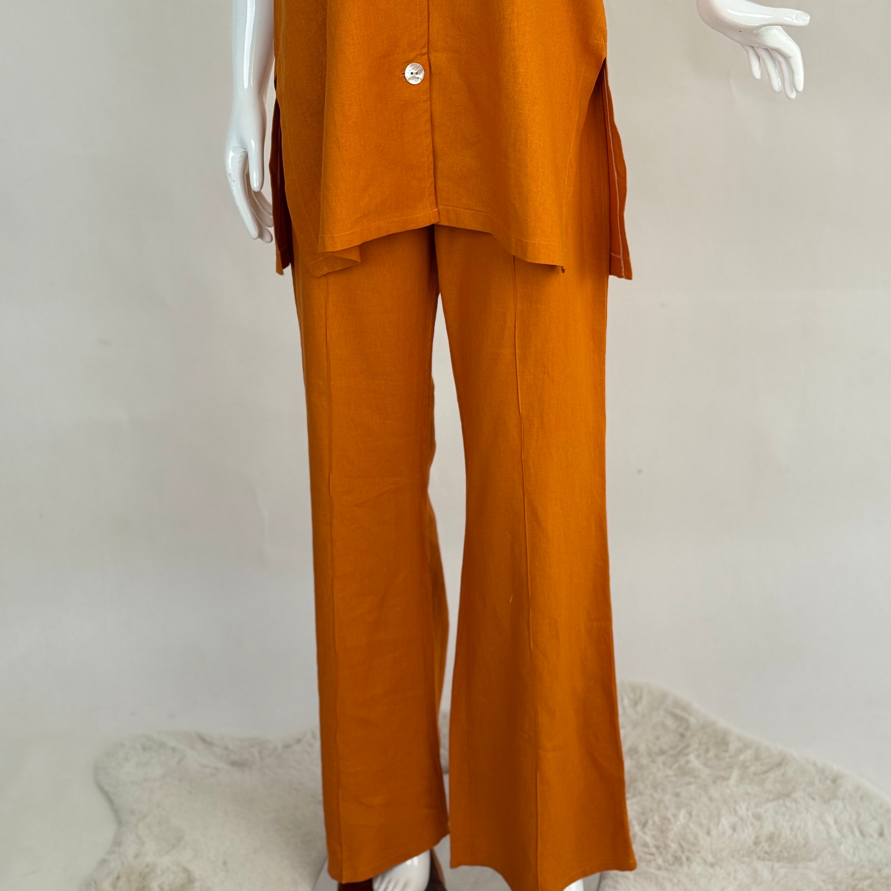 gilet et son pantalon boutonné