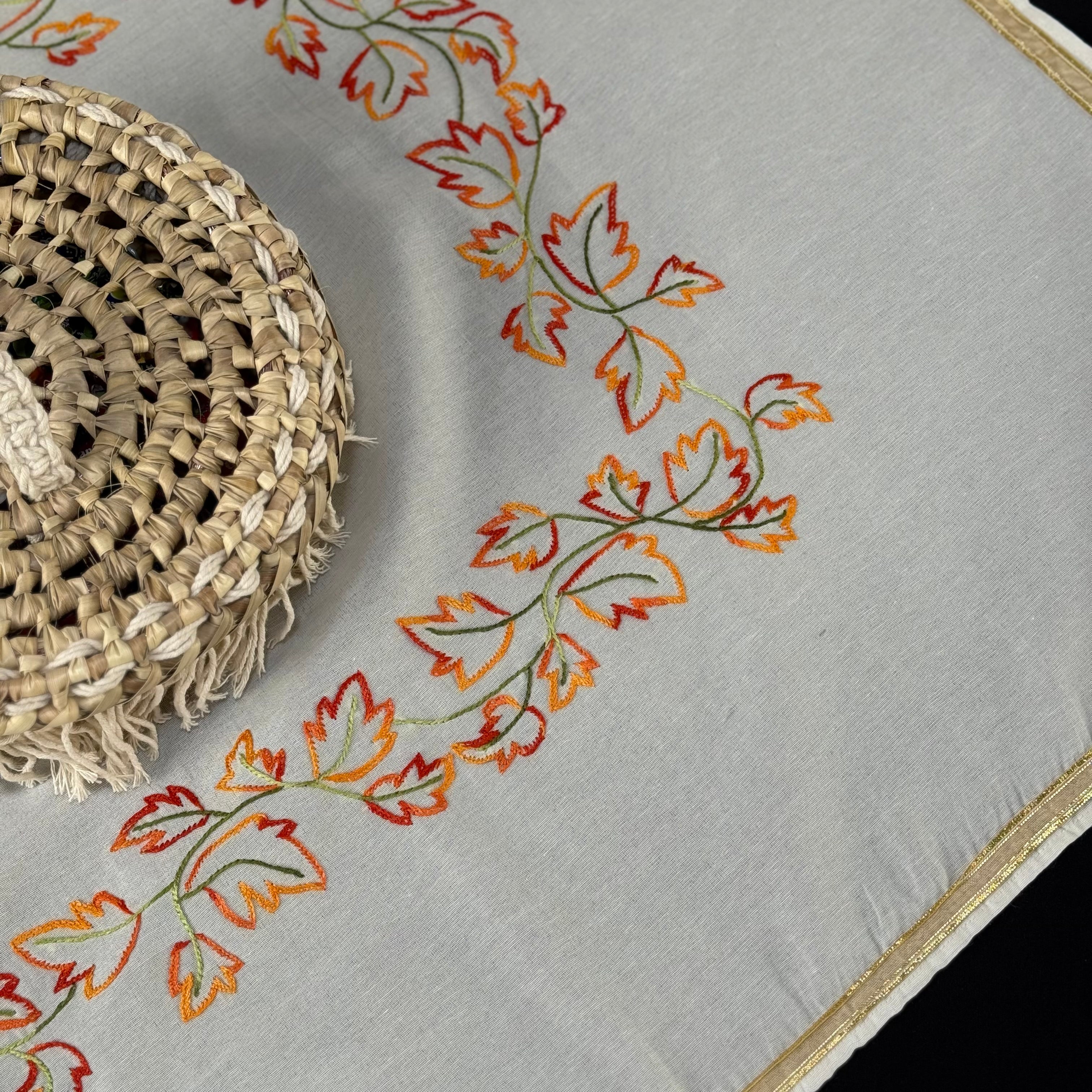 Nappe Brodé Feuilles d’Automne