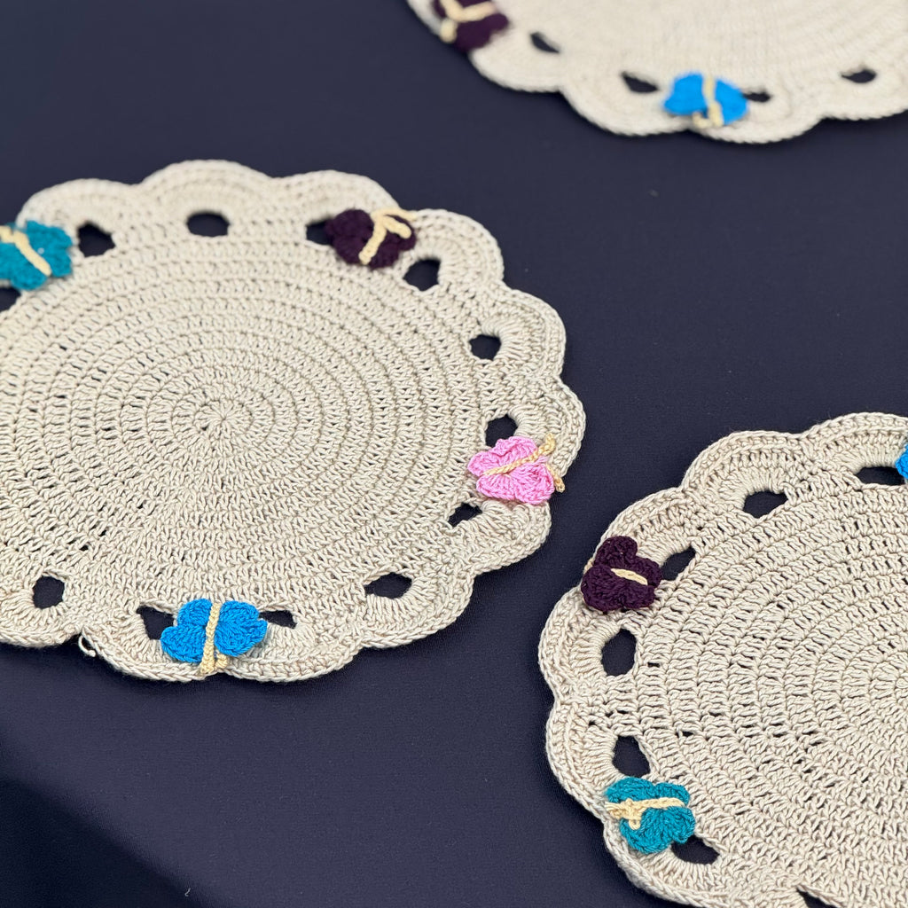 Série de Napperons avec des petits papillons