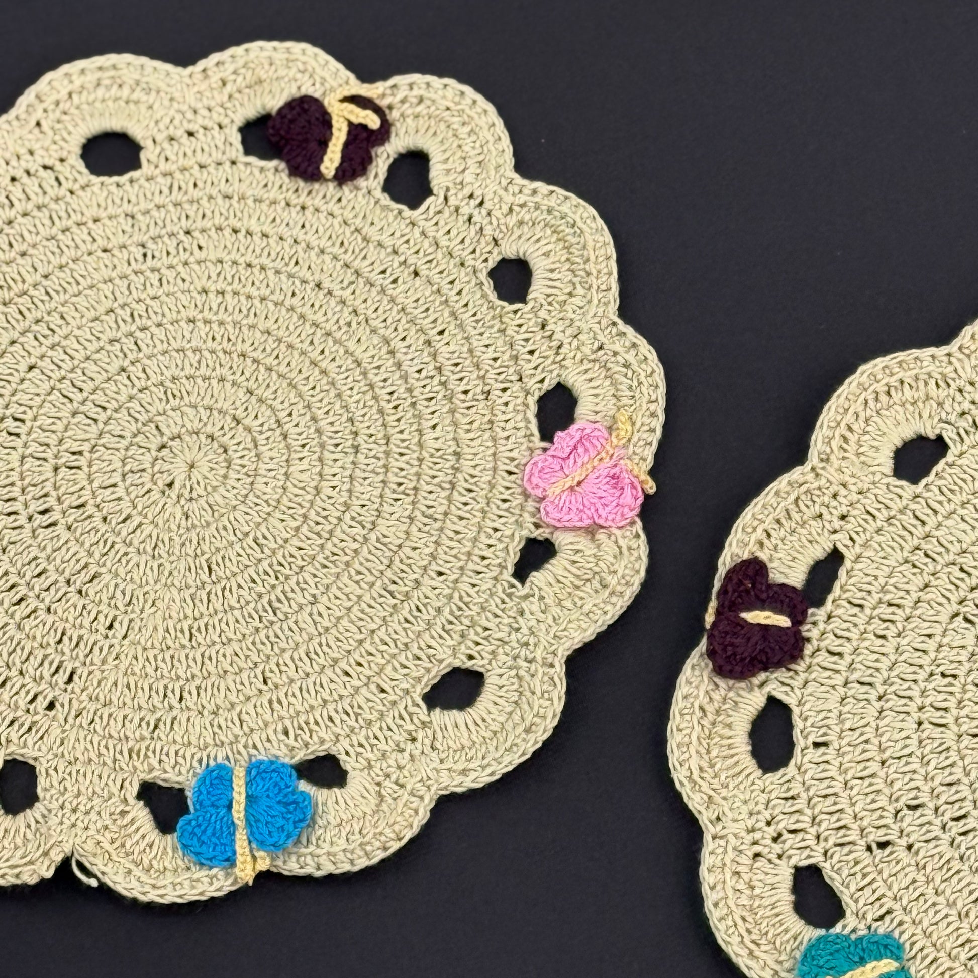 Série de Napperons avec des petits papillons