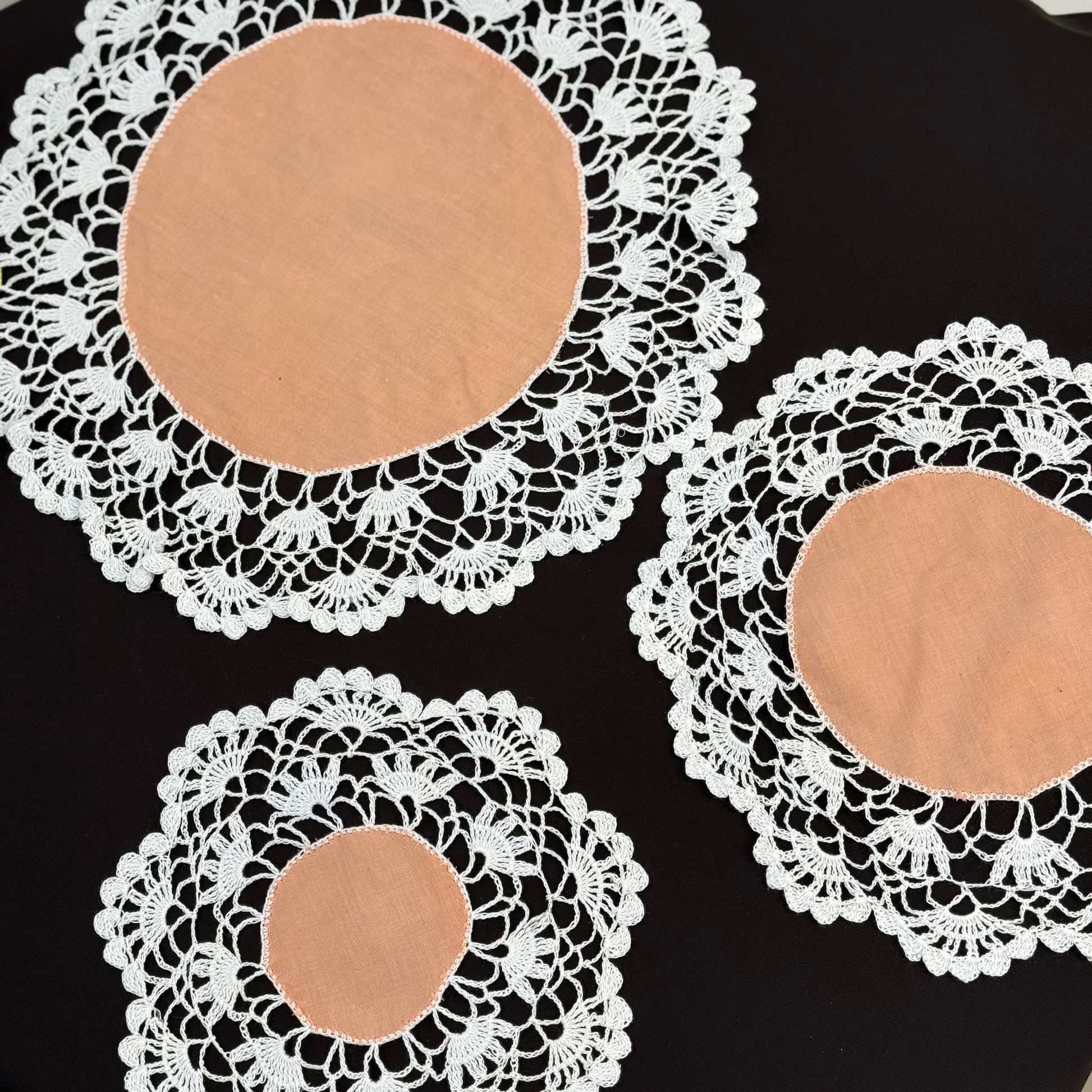 Série de napperons en crochet