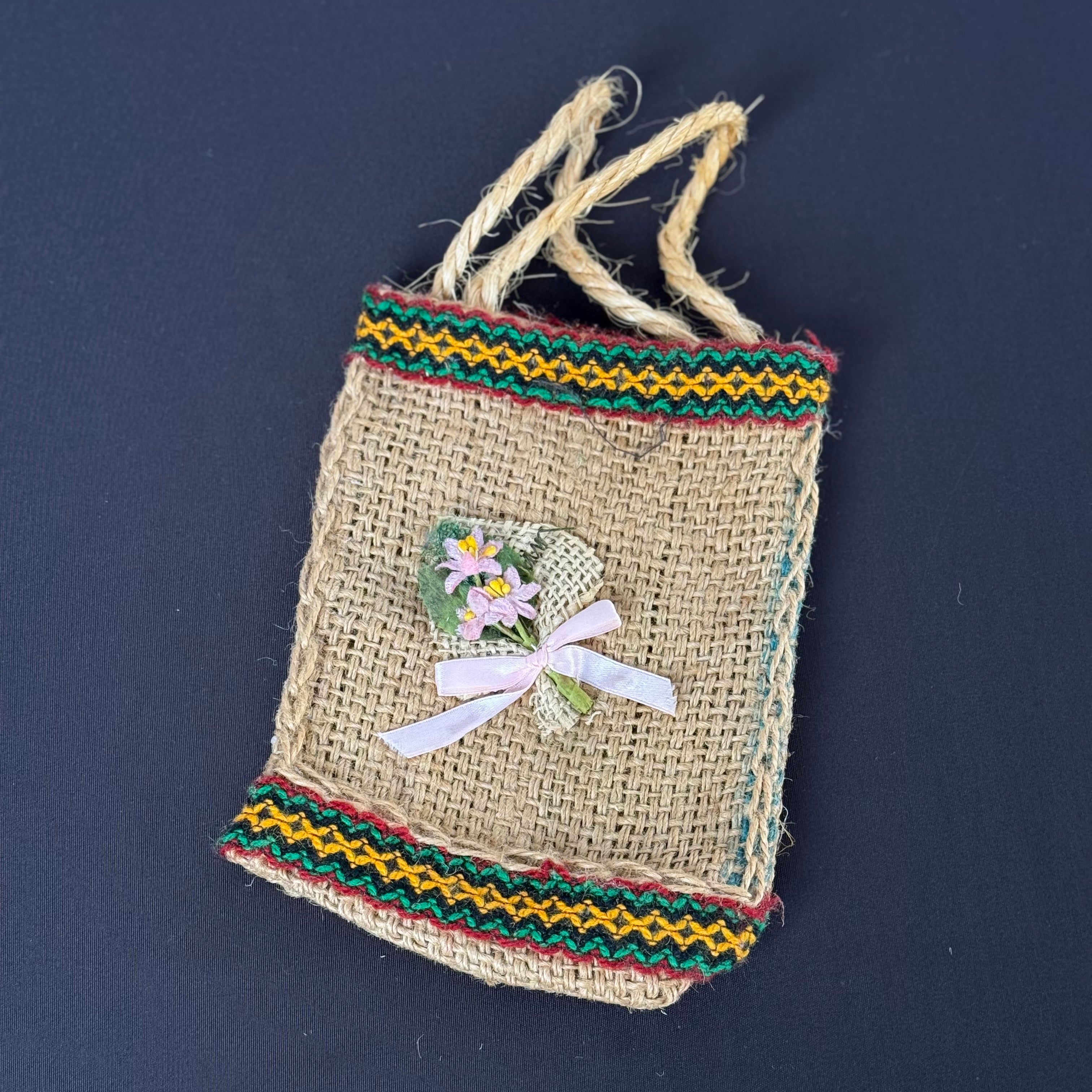 Collection Sachets Toile de Jute Fleuris