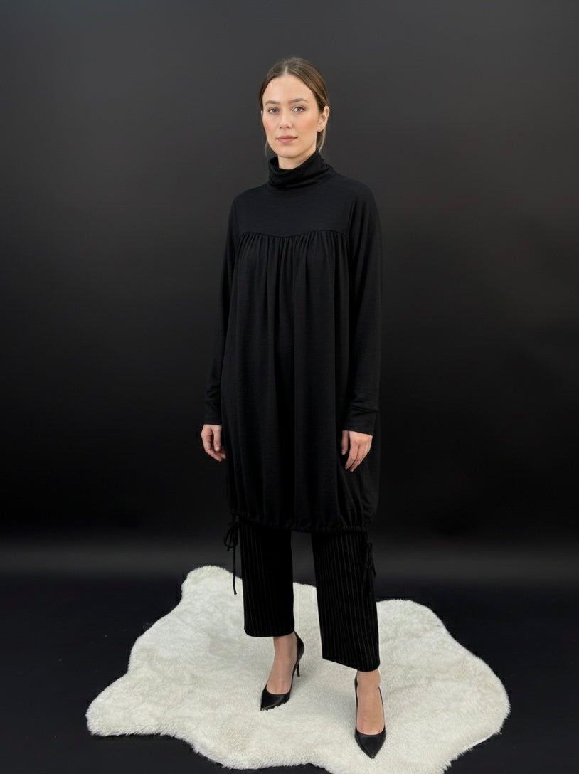 Chemise noire avec col montant