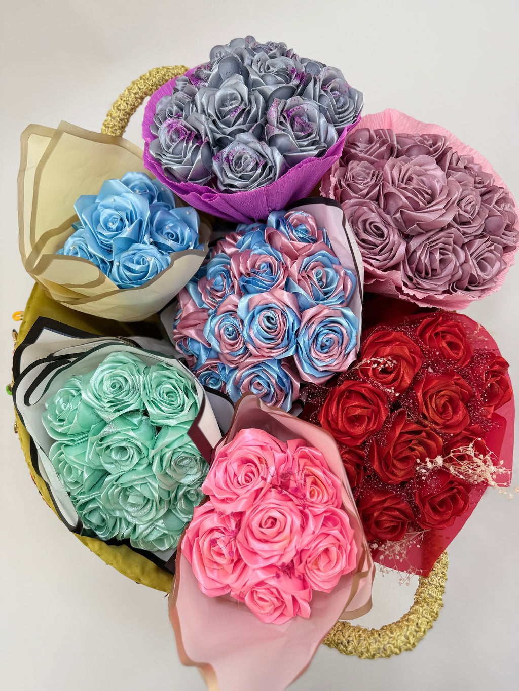 Bouquet de fleurs en satin mira