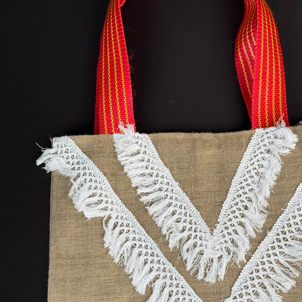 Tote bag en Toile de Jute avec Macramé en V