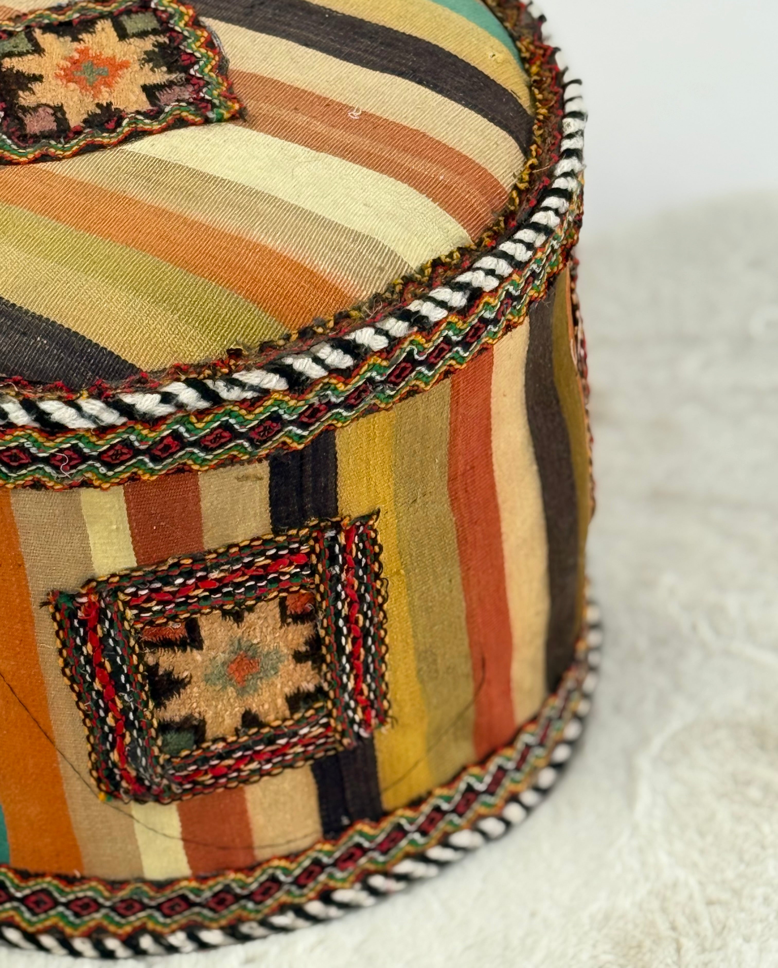 Pouf Traditionnel Artisanal