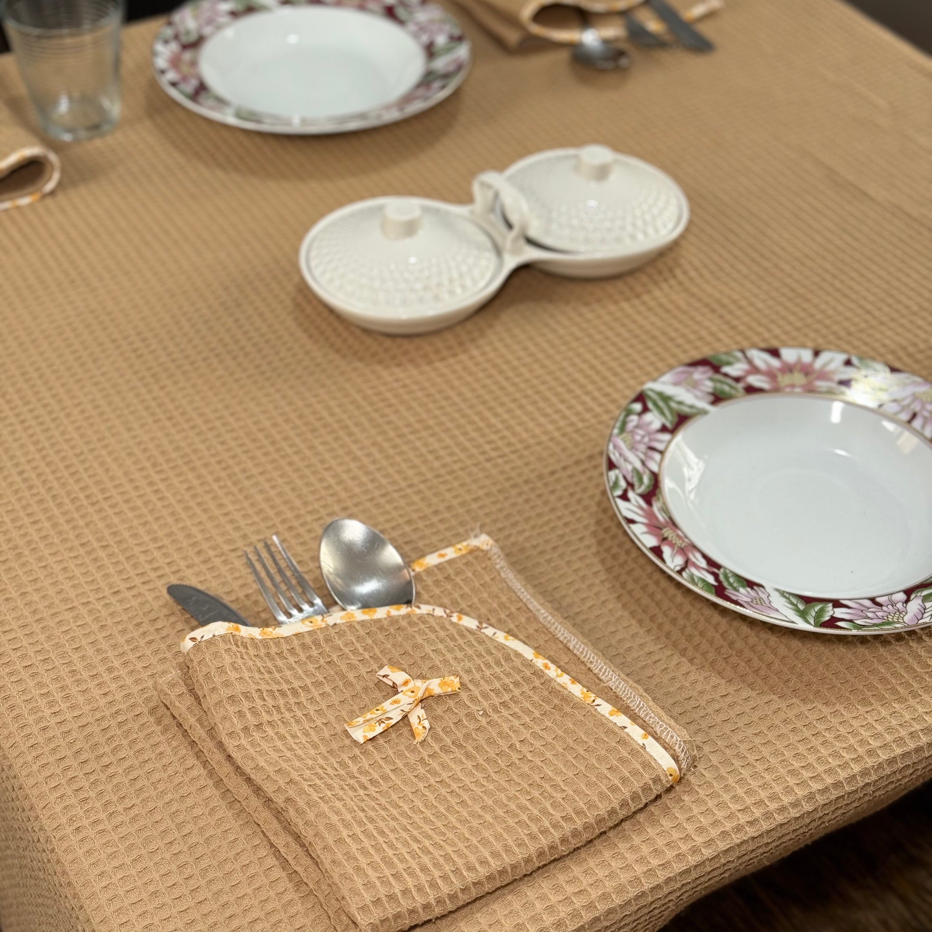 Nappe avec torchons