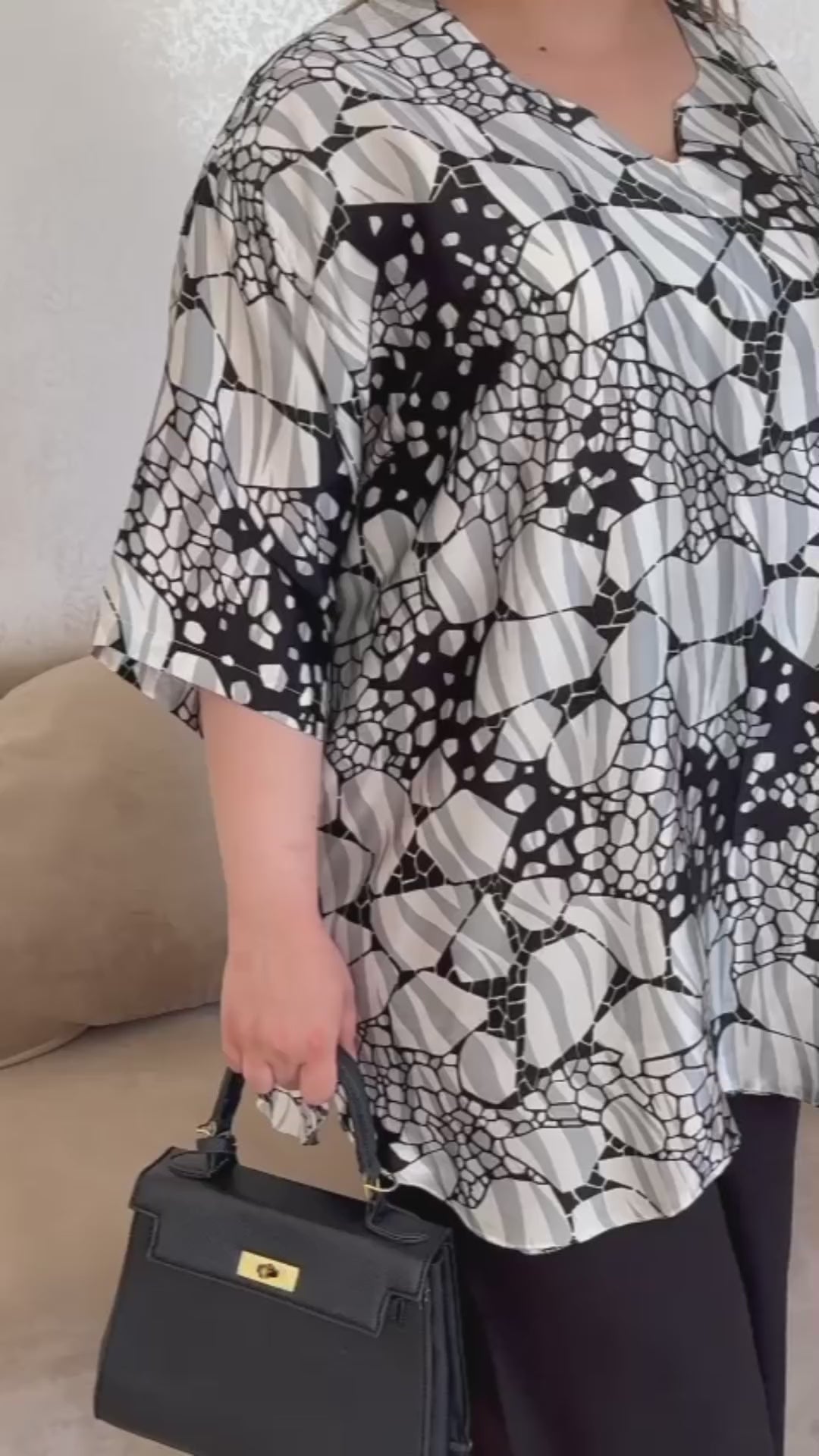 Liquette Black & White